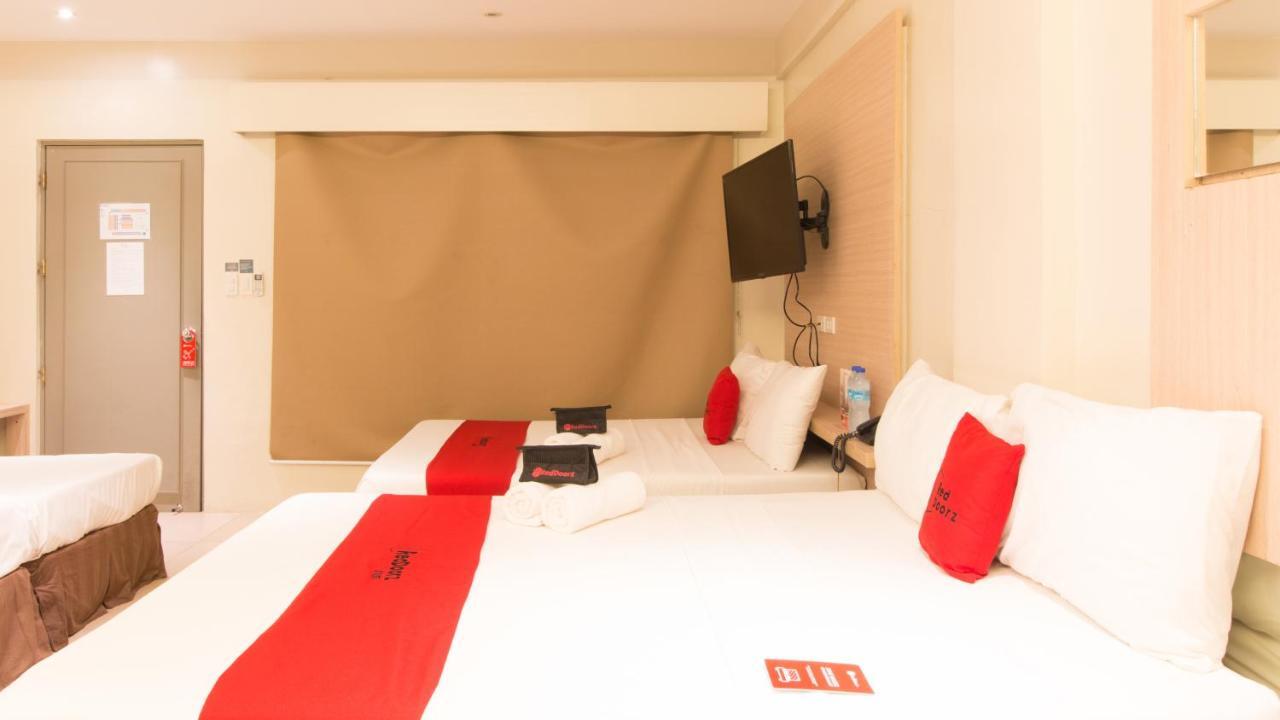 Hotel Reddoorz @ General Segundo Avenue Laoag Exterior foto